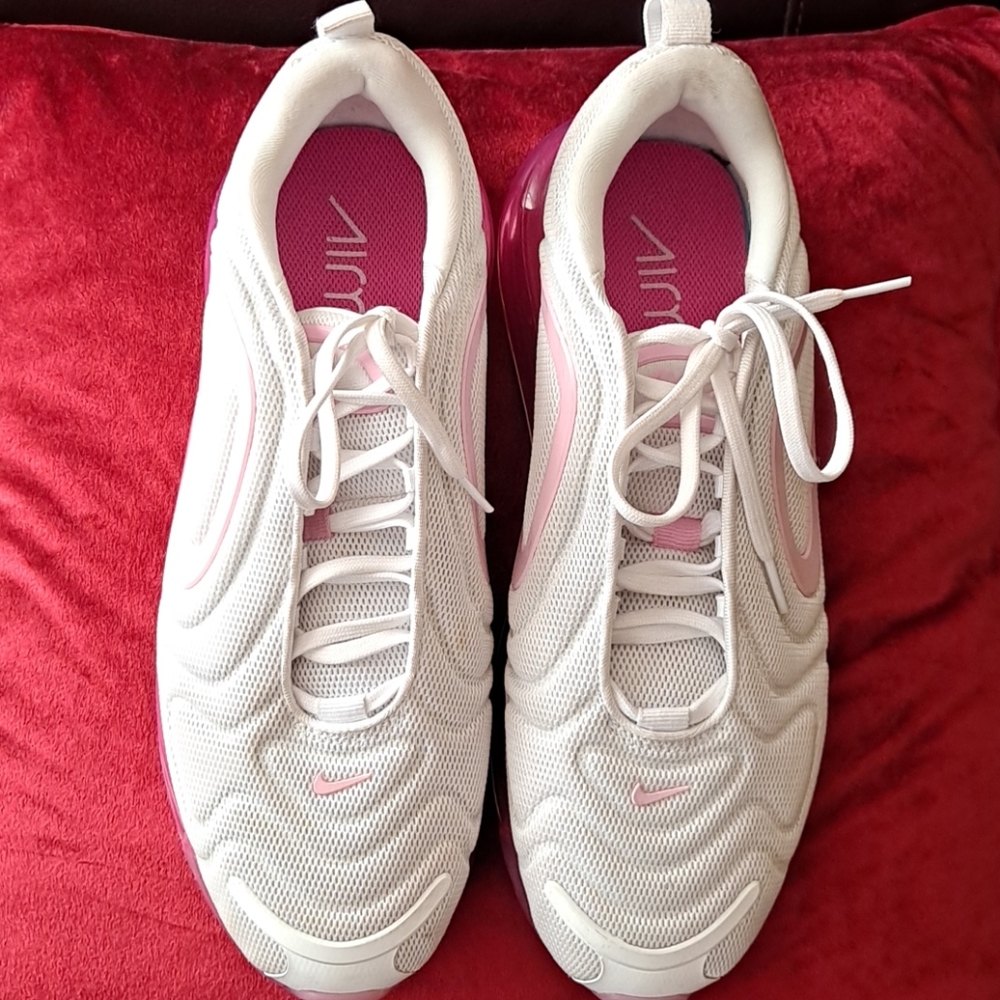 Nike 720 sneakers